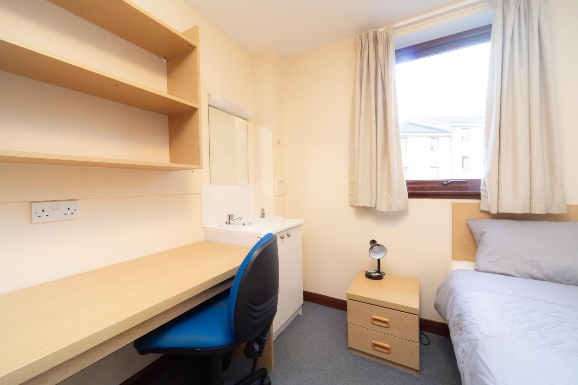 Joivy Economy 4 And 5 Bed Flats, Close To Old Town And Royal Mile - Adults Only Apartment Edinburgh Ngoại thất bức ảnh